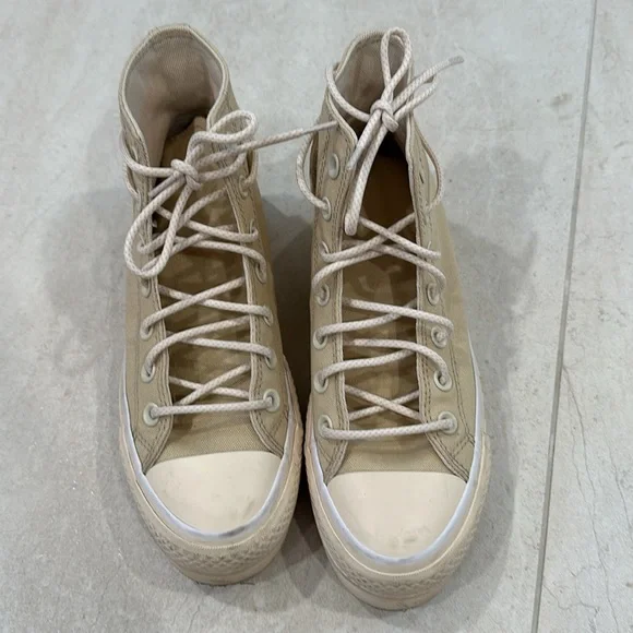 Chuck Taylor All Star Lift Sneaker in Oat Milk & Natural Ivory - Picture 2 of 6